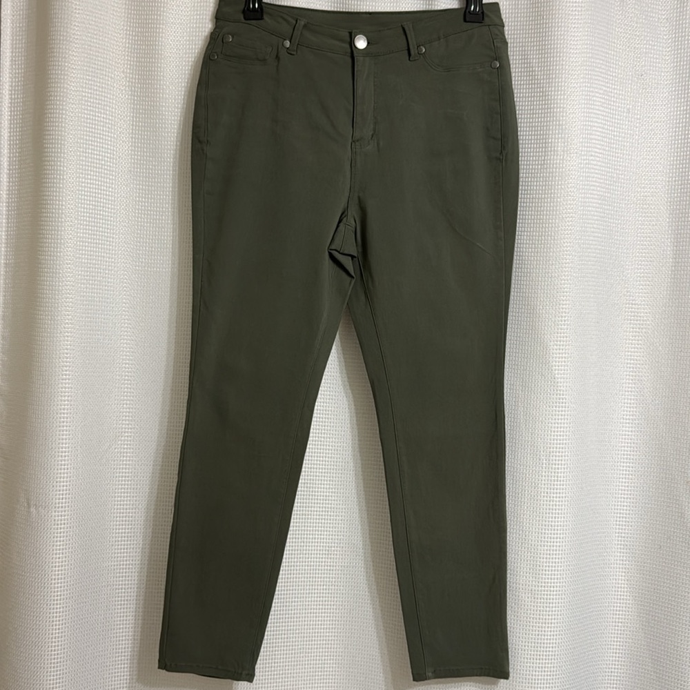 (M) Avenue, green, Jean style casual pants. Size 18